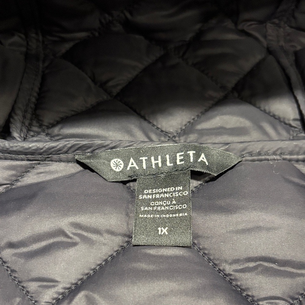Athleta Women’s Whisper Featherless Quilted Parka/Jacket  - Black - Picture 2 of 11